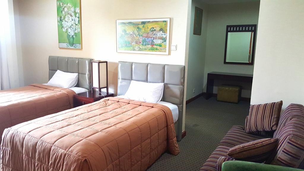 Roosseno Plaza Serviced Apartment Джакарта Экстерьер фото