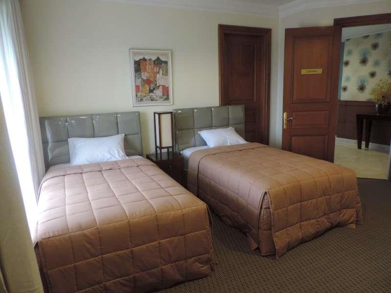 Roosseno Plaza Serviced Apartment Джакарта Экстерьер фото