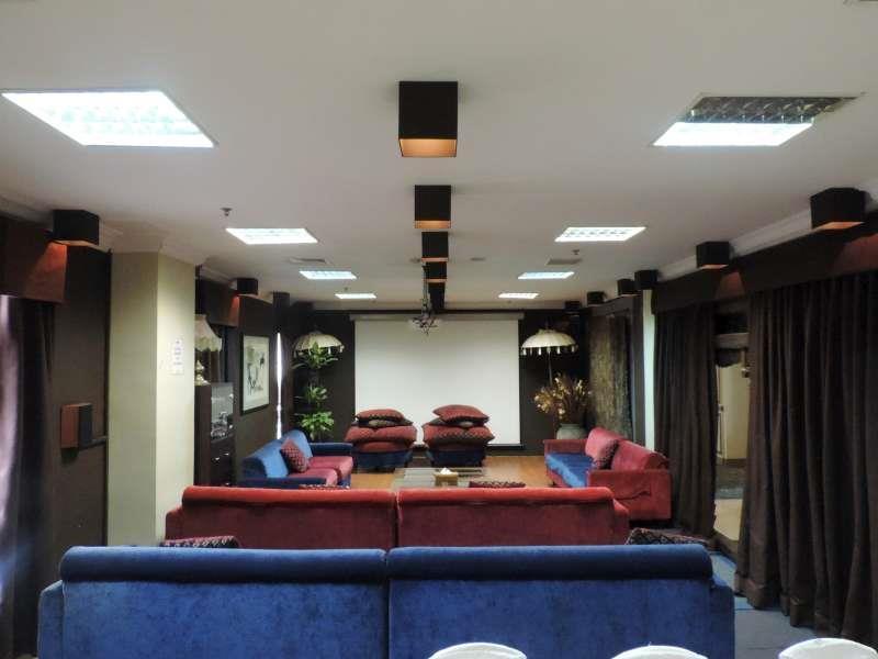 Roosseno Plaza Serviced Apartment Джакарта Экстерьер фото
