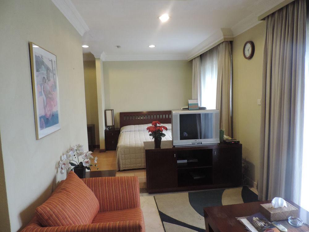 Roosseno Plaza Serviced Apartment Джакарта Экстерьер фото
