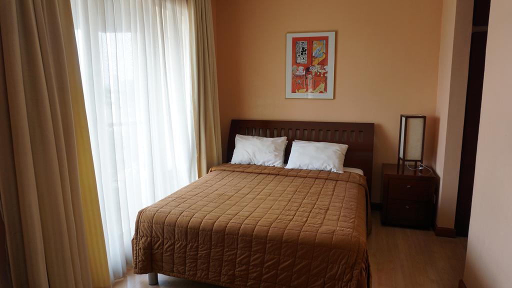 Roosseno Plaza Serviced Apartment Джакарта Экстерьер фото