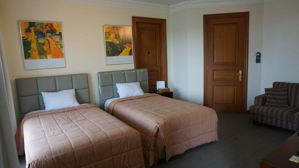 Roosseno Plaza Serviced Apartment Джакарта Экстерьер фото