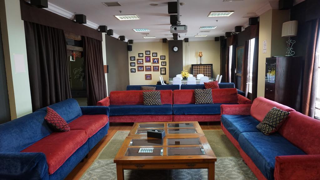 Roosseno Plaza Serviced Apartment Джакарта Экстерьер фото