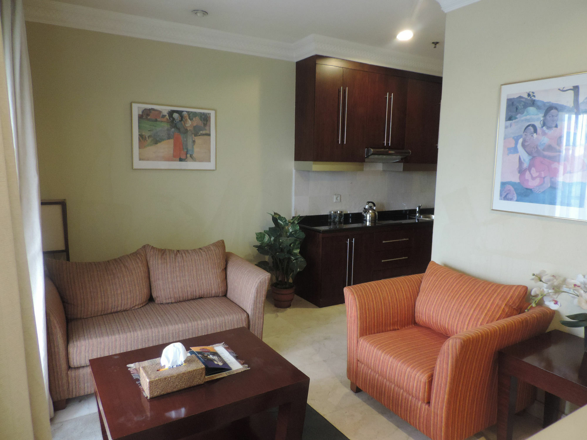 Roosseno Plaza Serviced Apartment Джакарта Экстерьер фото