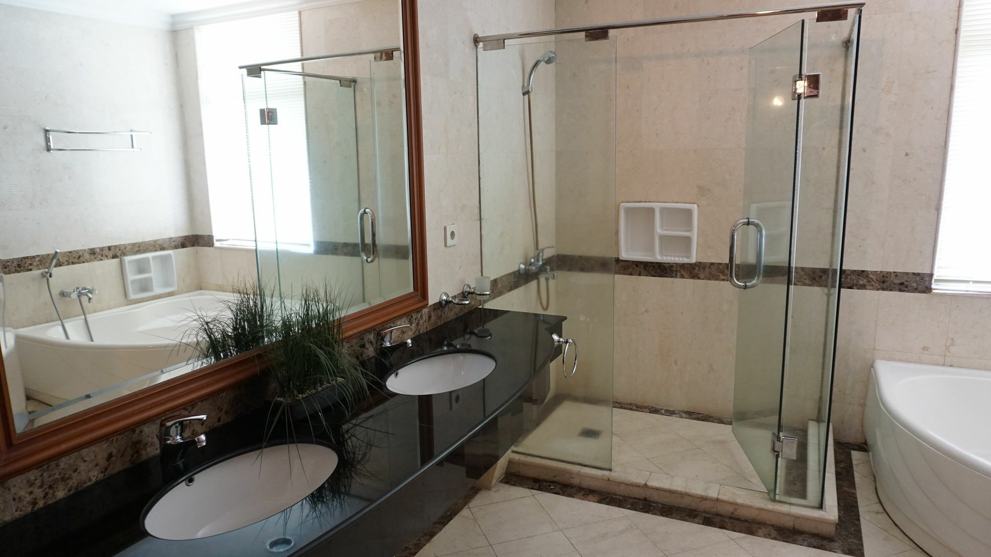 Roosseno Plaza Serviced Apartment Джакарта Экстерьер фото
