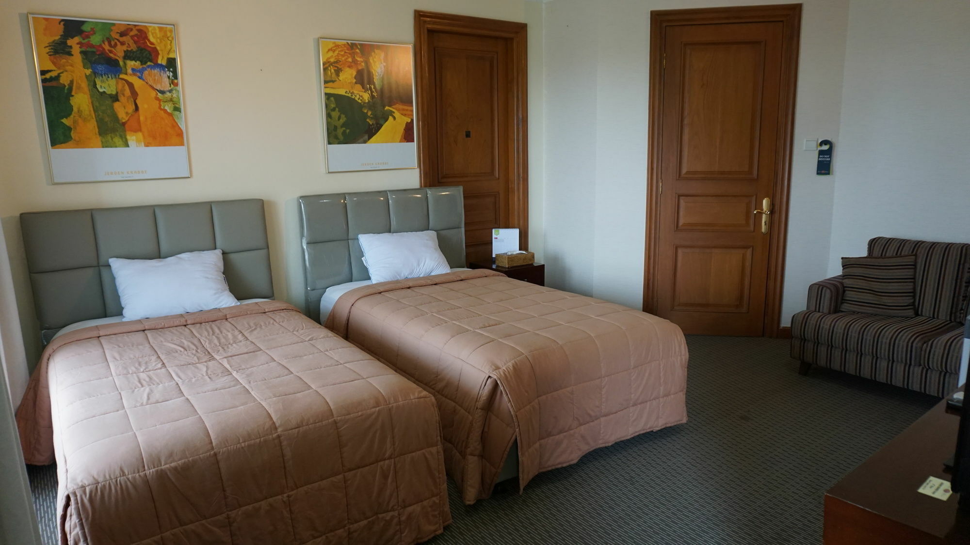 Roosseno Plaza Serviced Apartment Джакарта Экстерьер фото