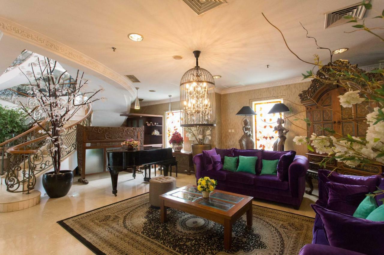 Roosseno Plaza Serviced Apartment Джакарта Экстерьер фото