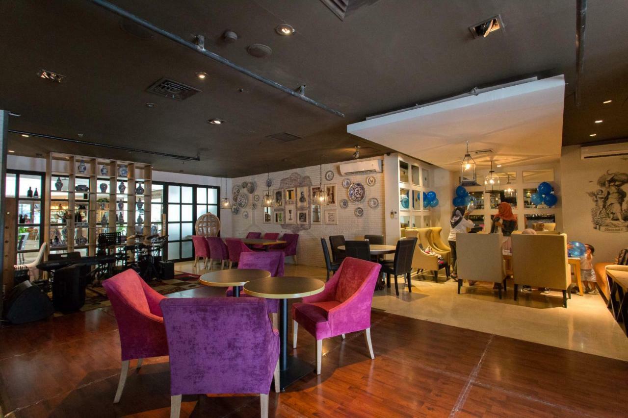 Roosseno Plaza Serviced Apartment Джакарта Экстерьер фото